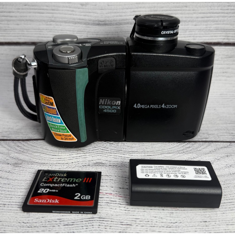 Nikon Coolpix 4500 4.0MP Digital Camera Swivel Body 4x Zoom 2GB CF Card Battery